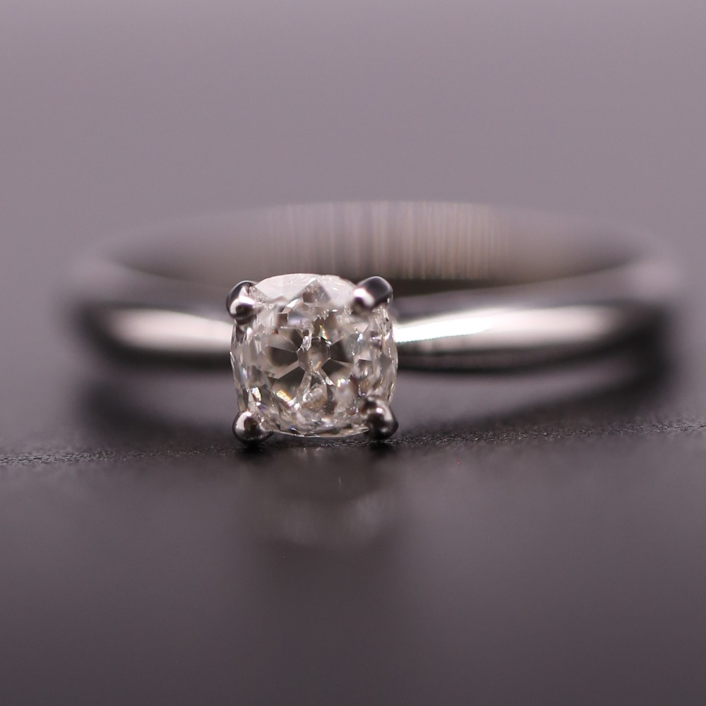 0.76 Carat diamond Antique diamond ring white gold